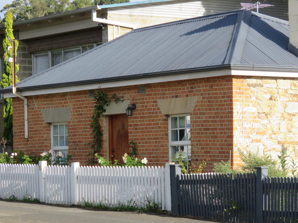 Hobart ACT Hotel WA