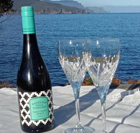 the cove... on the rocks at Port Arthur - Hotel WA