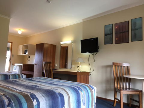 The Finley Palm Motor Inn - Hotel WA 1