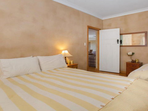 The Farmhouse - Grape Vines And Rolling Green Hills - Hotel WA 1