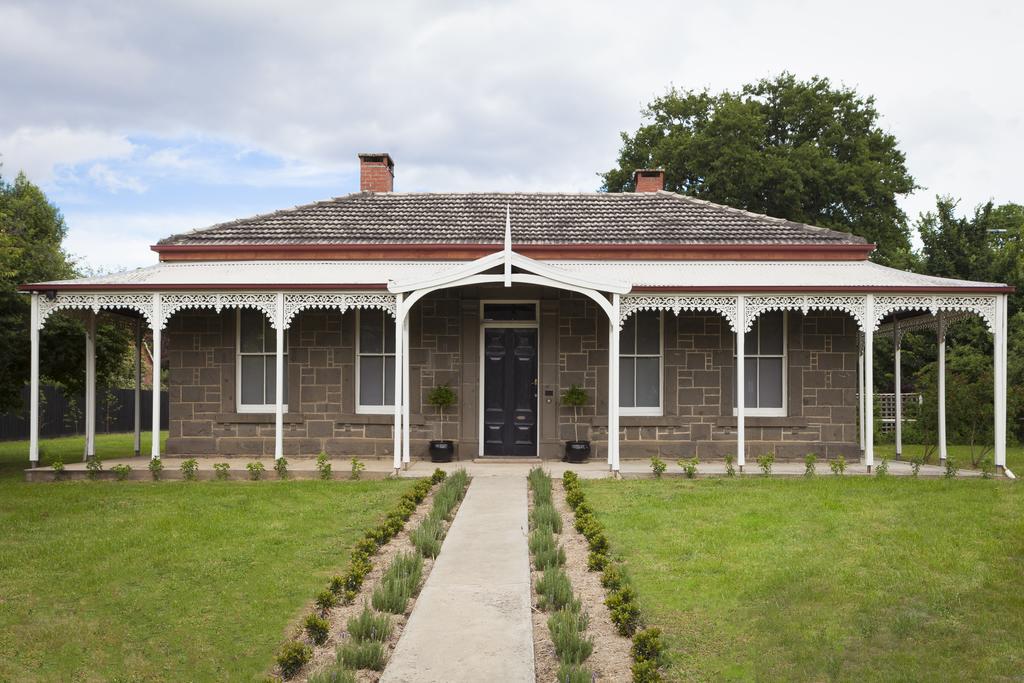 Lyal VIC Hotel WA
