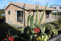 Book Binalong Bay Accommodation Vacations Hotel WA Hotel WA