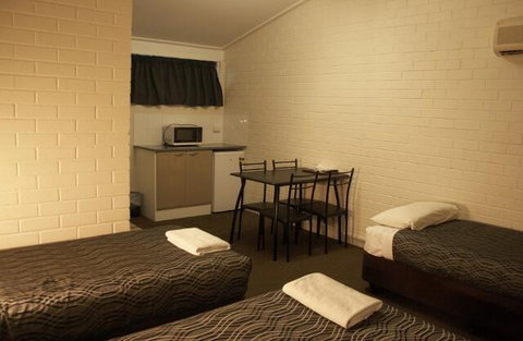 The Plains Motor Inn - Hotel WA 3