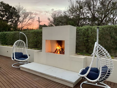 The Sanctuary: Stunning. Hot Tub Spa + Linen - Hotel WA 2
