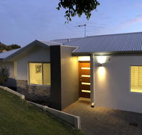 Three Bedroom Two Bathroom Family Home - Hotel WA