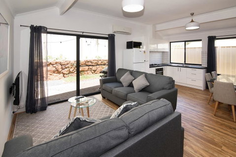 Tootys Place - Hotel WA 2