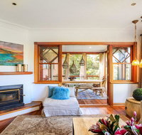 Treetops - elegant inviting designer cedar home - Hotel WA