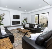 TWO TEN Sleeps 10 Luxury CBD Accommodation - Hotel WA
