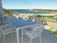 Ultimate Beach House' 19a Graham Street - views  peace  quiet
