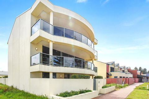 Ultimate Esplanade - 3 Storey Experience - WiFi - Hotel WA 3