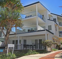 Unit 2 Beach Gallery 9 Andrew Street Point Arkwright 500 BOND LINEN SUPPLIED