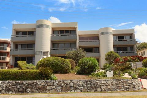 Unit 2, Biriny Lodge, 1686-1689 David Low Way Coolum Beach - Hotel WA 0