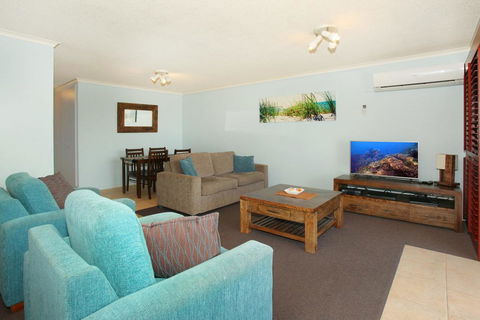 Unit 2, Biriny Lodge, 1686-1689 David Low Way Coolum Beach - Hotel WA 2