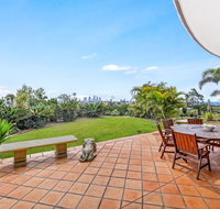 Unrivaled Ocean and City views from Resort Style 3bed with Garden