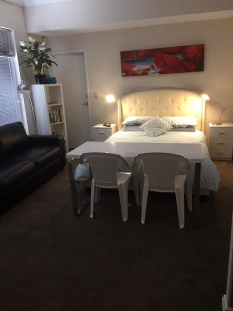 Venetian Canal 1 Bedroom Apartment - Hotel WA 3