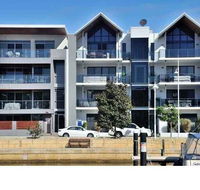 Venetian Canal 1 Bedroom Apartment - Hotel WA