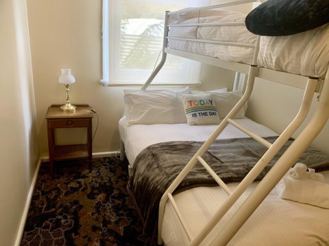 Victoria Albert Guest House Bar Cafe And Restaurant - Hotel WA 3