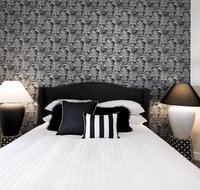 Walk everywhere in the city from a historic home - Hotel WA