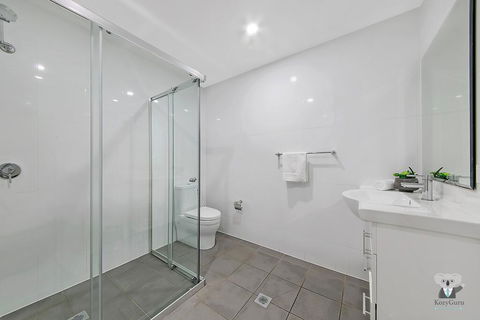 WARRICK FRAM 3 BEDS APT FREE PARKING WALK TO WESTFIELD CLOSE TO HOSPITAL NWF003 - Hotel WA 3