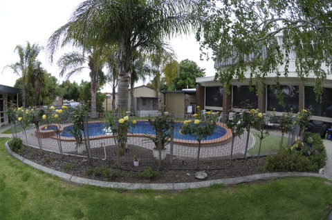 Warrina Motor Inn - Hotel WA 3