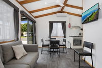 Book Warrnambool Accommodation Vacations Hotel WA Hotel WA