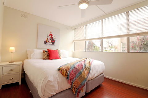Colour Pop Fitzroy - 3 Bedroom Pet Friendly - Hotel WA 11