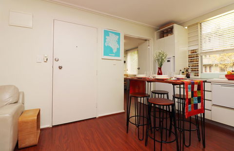 Colour Pop Fitzroy - 3 Bedroom Pet Friendly - Hotel WA 21