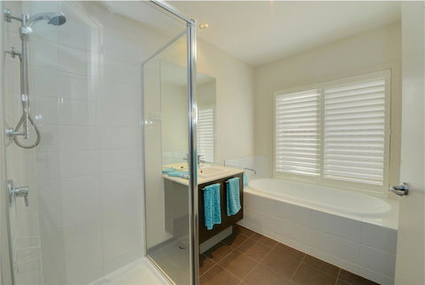 Newington Lakehouse - Hotel WA 2