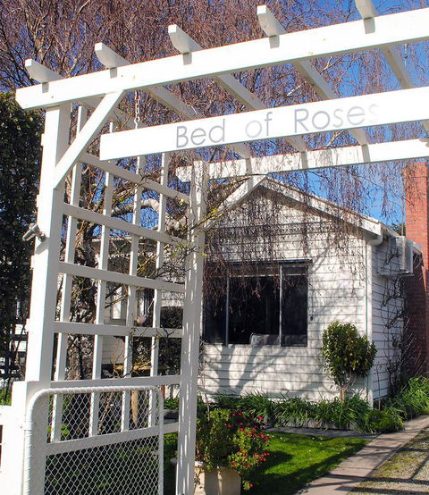 Bed Of Roses - Hotel WA 30