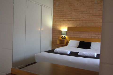 Blue Whale Motor Inn & Apartments - Hotel WA 24
