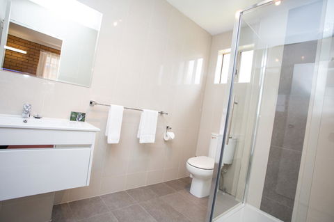 Blue Whale Motor Inn & Apartments - Hotel WA 7