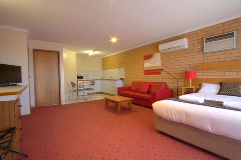 Blue Whale Motor Inn & Apartments - Hotel WA 17