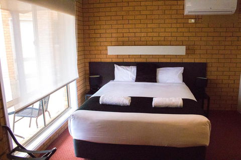 Blue Whale Motor Inn & Apartments - Hotel WA 4