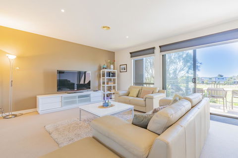 Stylish 3 Bedroom Townhouse - Free Parking - Hotel WA 9