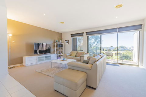 Stylish 3 Bedroom Townhouse - Free Parking - Hotel WA 15