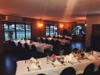 Book Clermont Accommodation Vacations Hotel WA Hotel WA