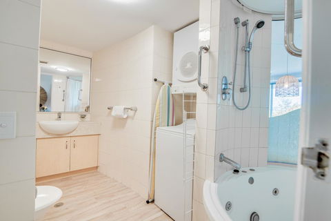 Grand Palais Boolarong Beachside Apartments - Hotel WA 5