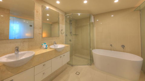 Cilento Mooloolaba - Hotel WA 18