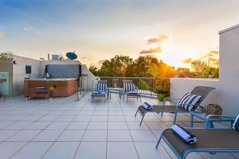 Noosa Tropicana - Hotel WA 19