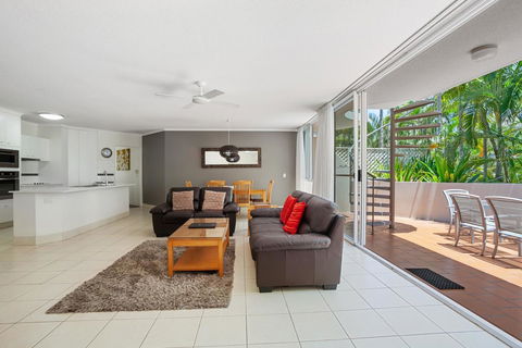 Noosa Tropicana - Hotel WA 21