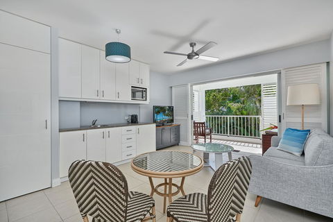 Palm Cove Paradise - Couples Spa Beach Getaway - Hotel WA 0