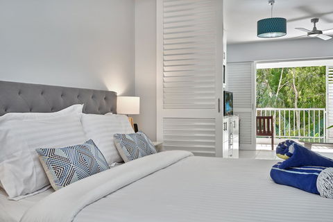 Palm Cove Paradise - Couples Spa Beach Getaway - Hotel WA 7