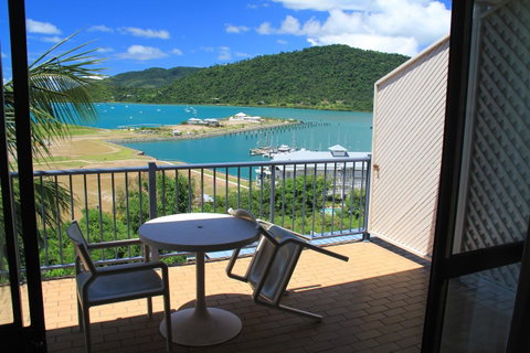 Ocean Views At Whitsunday Terraces Resort - Hotel WA 5