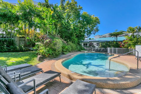 Roydon Beachfront Apartments - Hotel WA 17