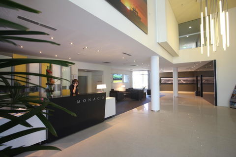 Monaco Caloundra - Hotel WA 4
