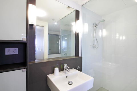 Monaco Caloundra - Hotel WA 24