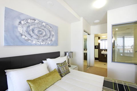 Monaco Caloundra - Hotel WA 28