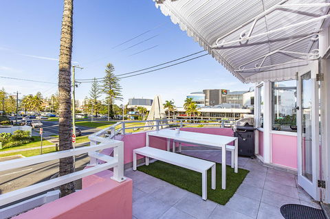 The Pink Hotel Coolangatta - Hotel WA 6
