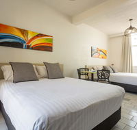 Nightcap at Emerald Star Hotel - Hotel WA