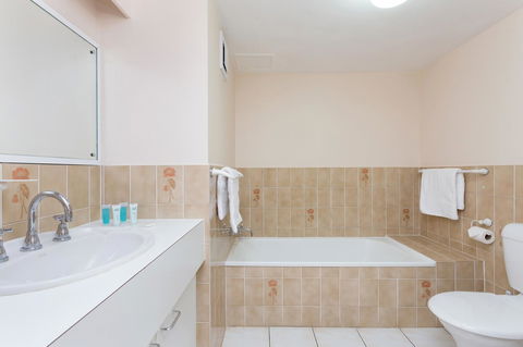 Capricornia Apartments - Hotel WA 10